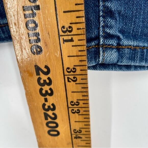 L.L. Bean Woman’s Vintage Jeans Classic Cut Slightly Tapered Leg 12 - Picture 5 of 6